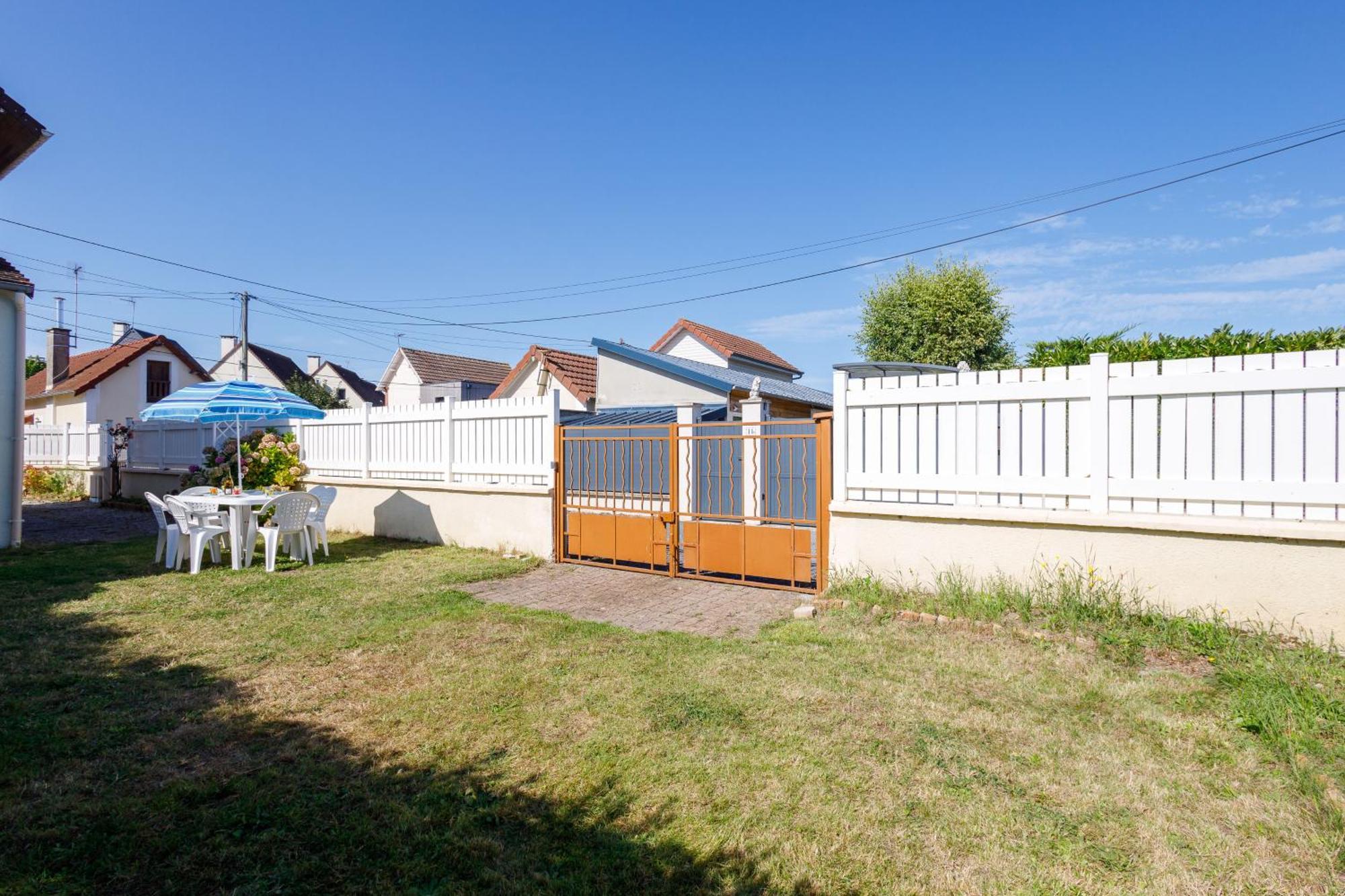 La Maison Cabourgeaise Proche Mer Екстер'єр фото